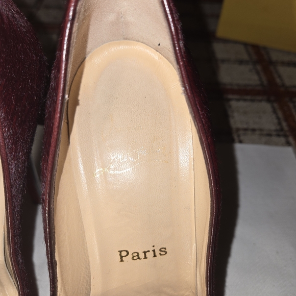 Authentic Christian Louboutin Burgundy Fur Peep-Toe Pumps - Size 38 - Picture 3 of 5